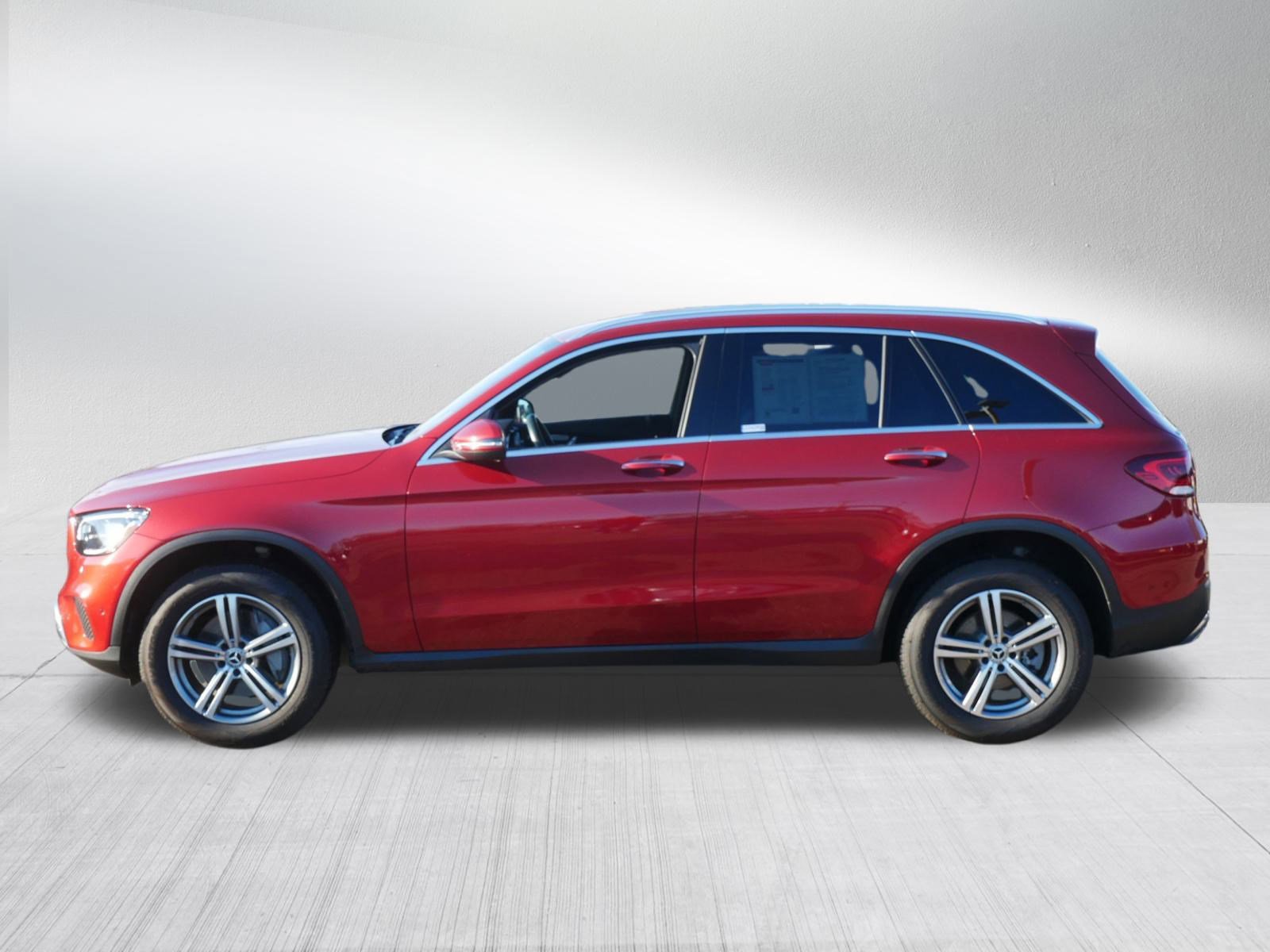 Used 2022 Mercedes-Benz GLC 300 4MATIC image 4