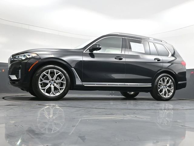 Used 2021 BMW X7 xDrive40i w/ Parking Assistance Package AWD/4WD image 36