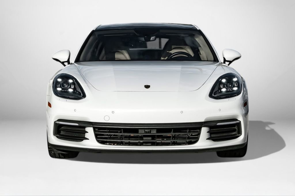 Used 2018 Porsche Panamera 4 image 3