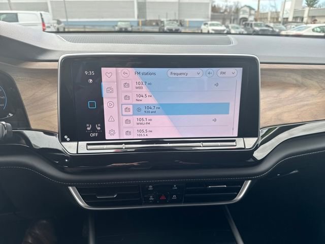 Used 2025 Volkswagen Atlas SE image 23