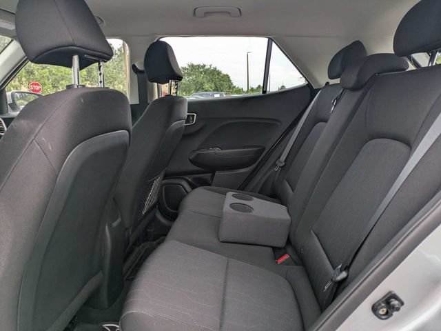 Used 2025 Hyundai Venue SE FWD image 14