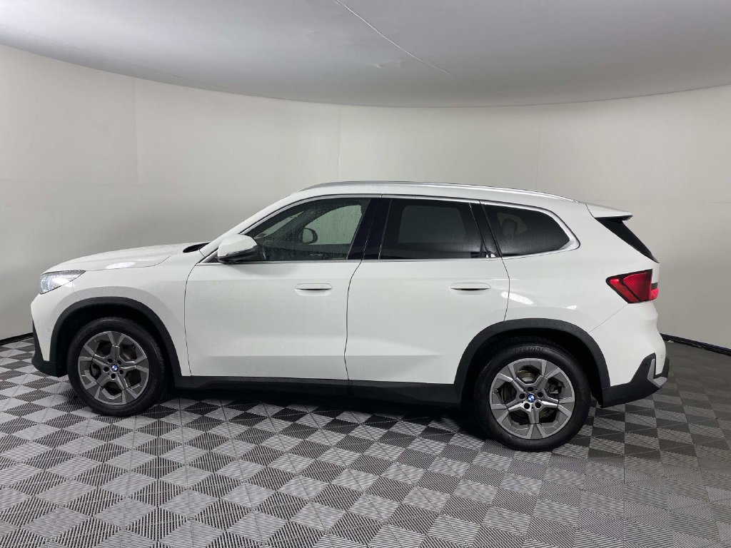 Used 2023 BMW X1 xDrive28i w/ Convenience Package AWD/4WD image 4