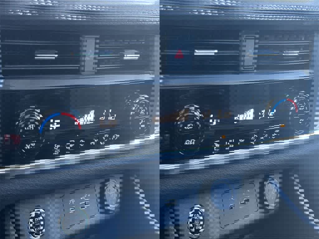 Used 2023 Nissan Rogue SV image 20