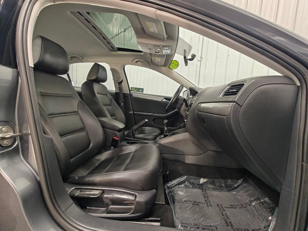 Used 2017 Volkswagen Jetta SE FWD image 62