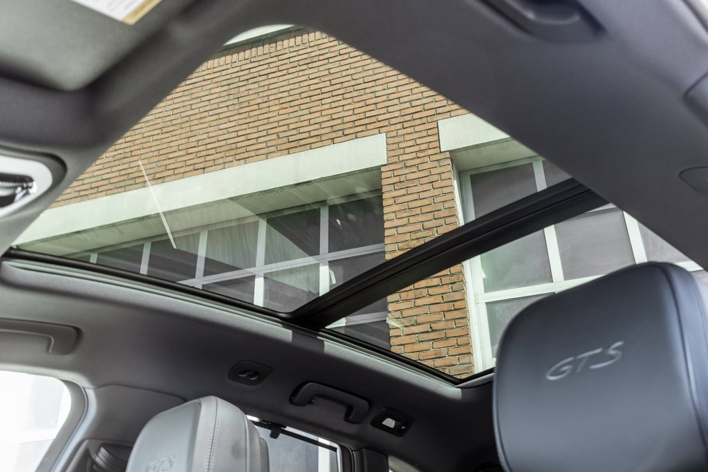 Used 2023 Porsche Macan GTS w/ Premium Package Plus image 12