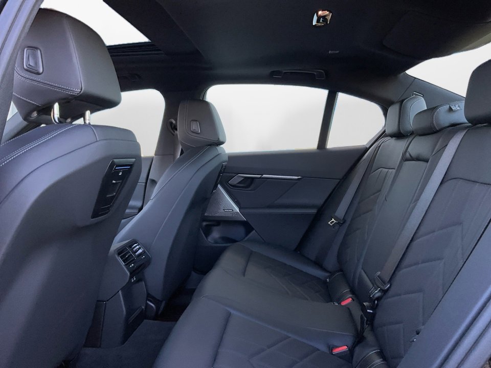 Certified 2024 BMW i5 eDrive40i w/ M Sport Package RWD image 13