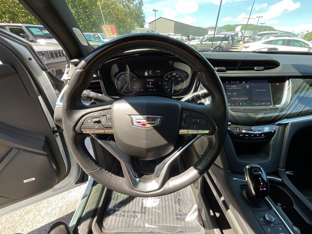 Used 2024 Cadillac XT6 Premium Luxury w/ LPO, Floor Liner Package AWD/4WD image 10