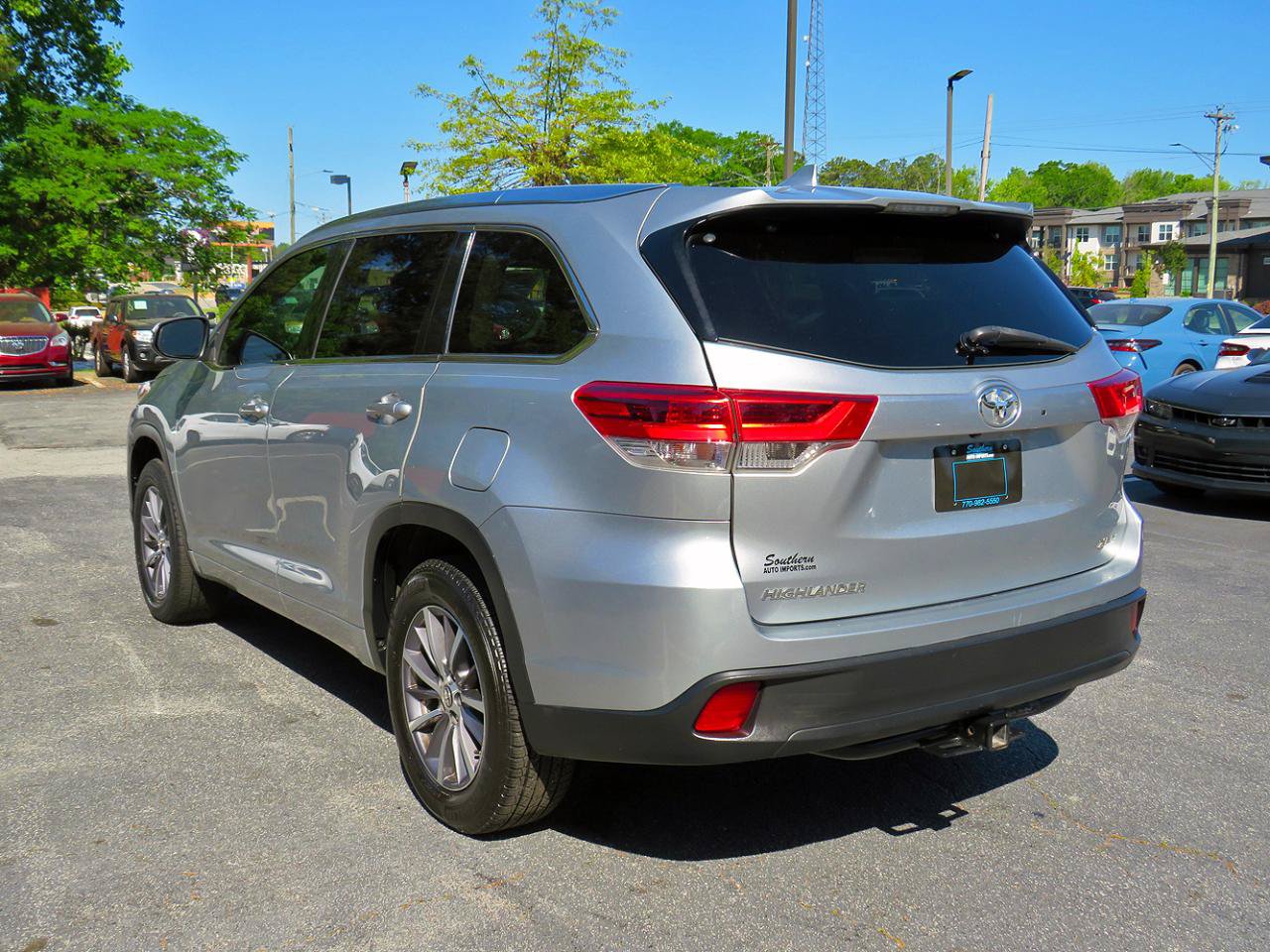 Used 2018 Toyota Highlander XLE FWD image 9