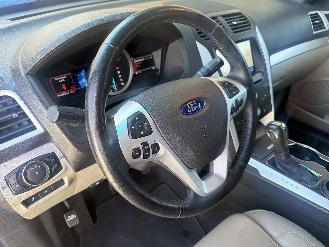Used 2015 Ford Explorer XLT w/ Equipment Group 202A FWD image 12