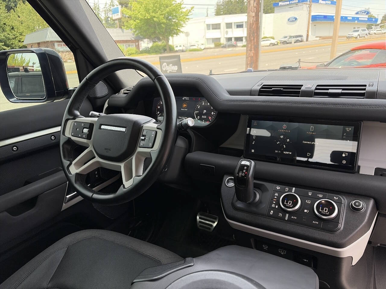 Used 2021 Land Rover Defender 90 First Edition AWD/4WD image 25