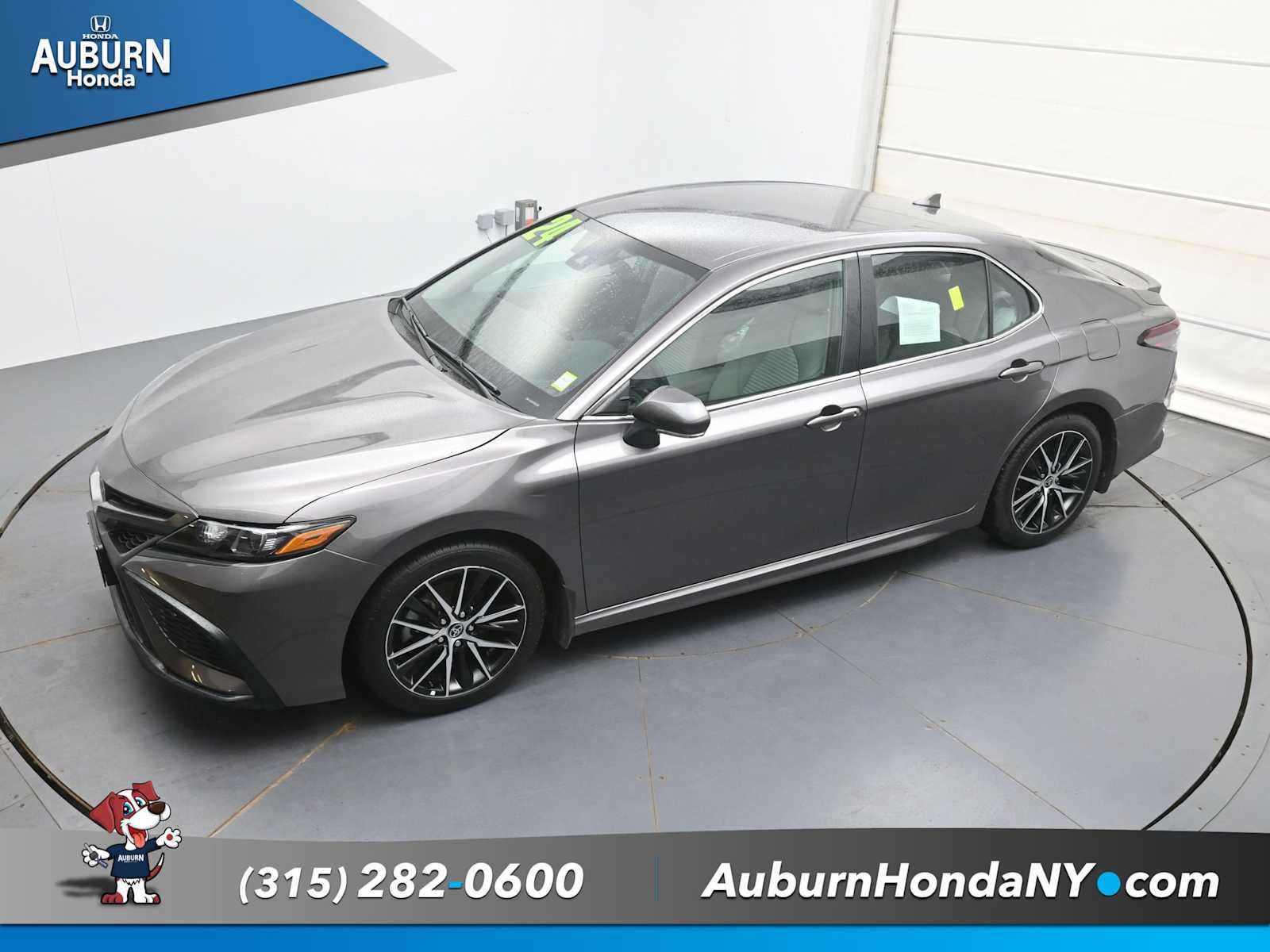 Used 2024 Toyota Camry SE AWD/4WD image 28