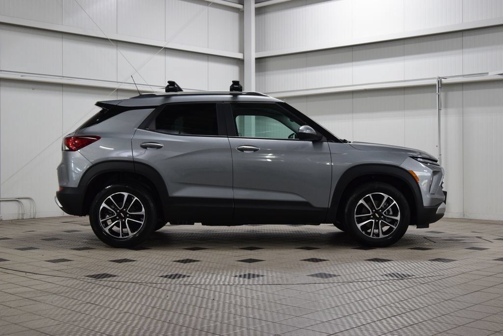 New 2026 Chevrolet TrailBlazer LT w/ Convenience Package FWD image 9