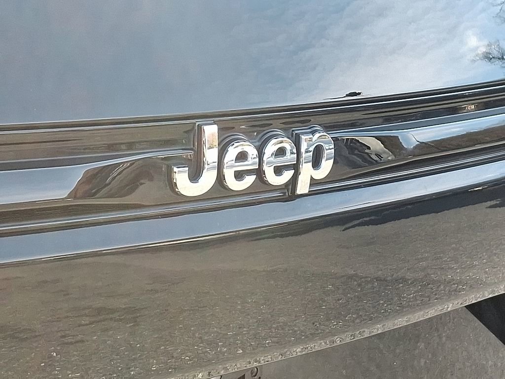 Used 2023 Jeep Grand Cherokee Overland image 37