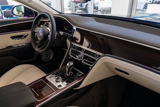 New 2025 Bentley Flying Spur Plug-In Hybrid image 68