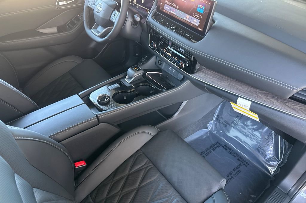 New 2026 Nissan Rogue Platinum AWD/4WD image 12