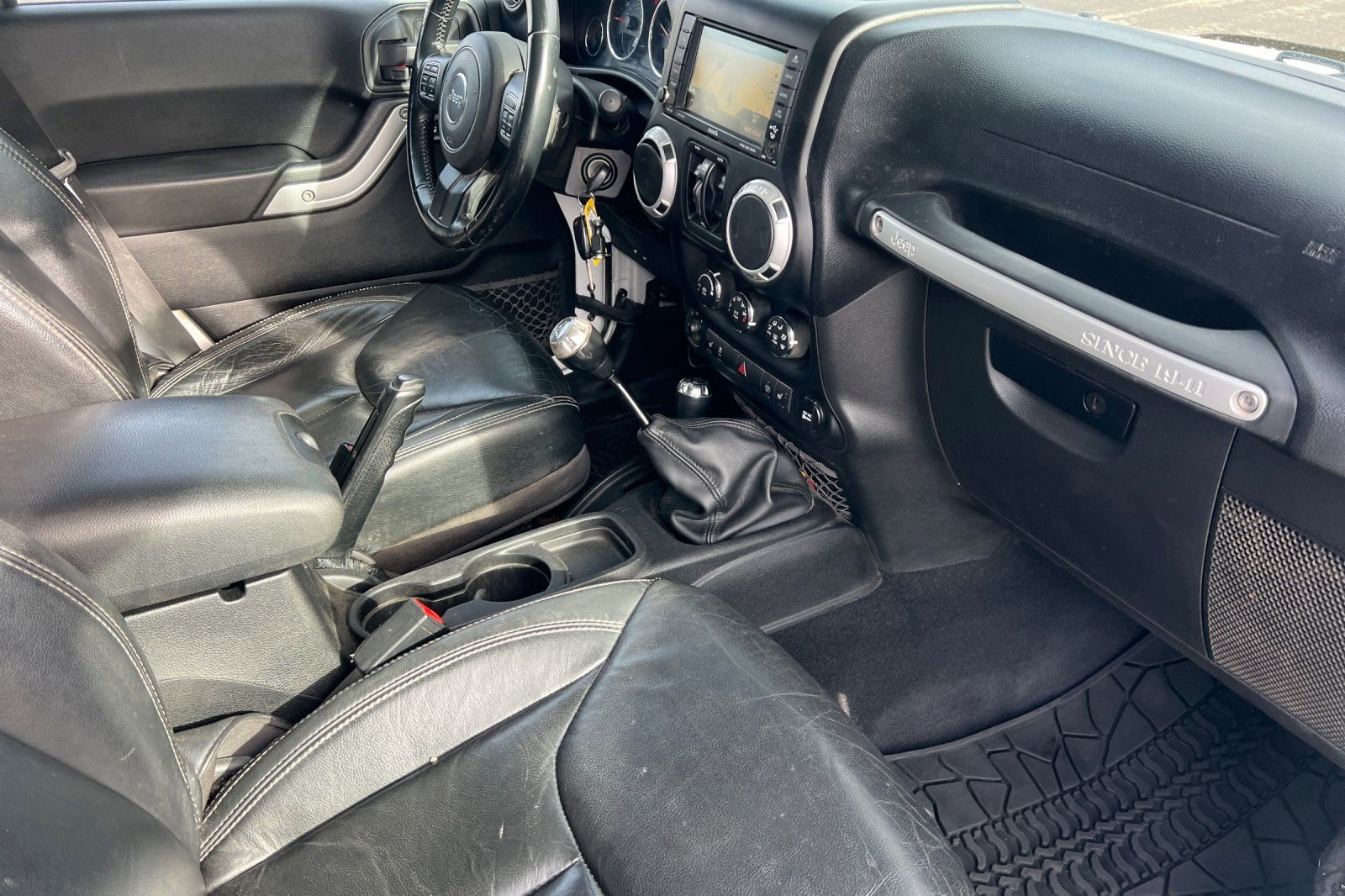 Used 2013 Jeep Wrangler Unlimited Sahara w/ Connectivity Group image 13