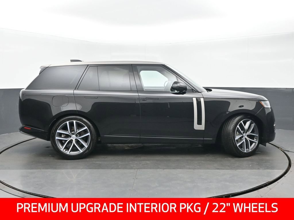 Used 2024 Land Rover Range Rover SE image 2