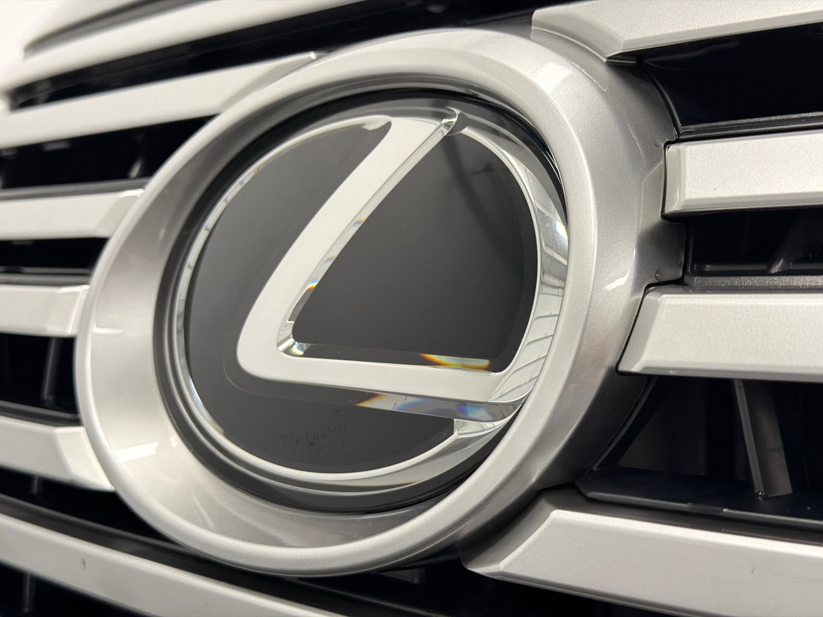 Used 2025 Lexus LX 600 4WD w/ Accessory Package (2T) image 18