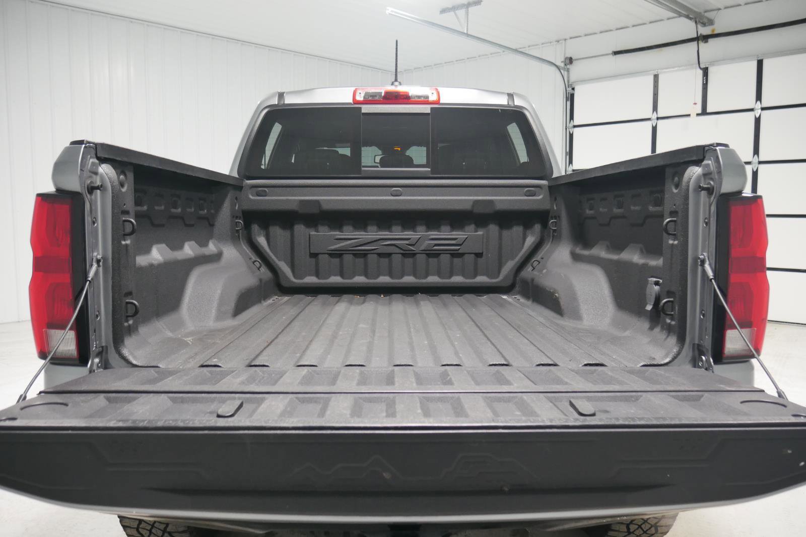 Used 2023 Chevrolet Colorado ZR2 w/ ZR2 Convenience Package III image 27