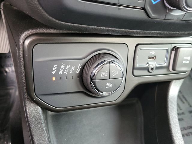 Used 2023 Jeep Renegade Trailhawk AWD/4WD image 17