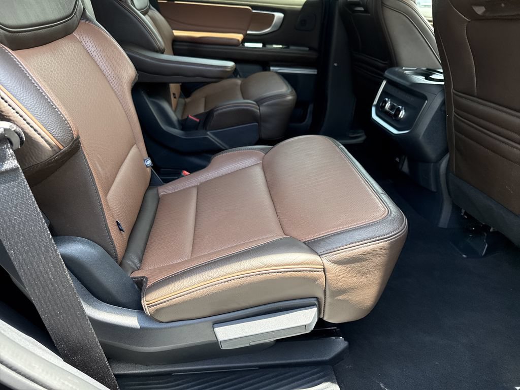 Used 2025 Ford Expedition King Ranch AWD/4WD image 15