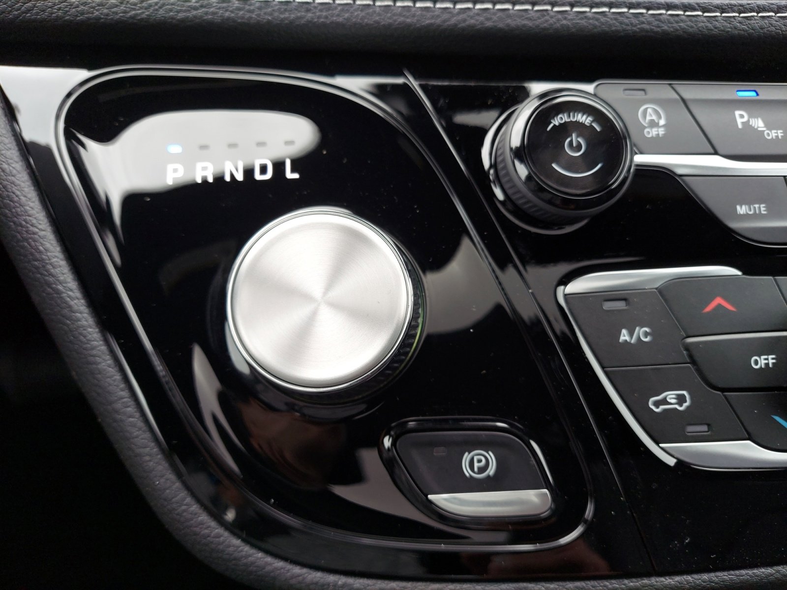 New 2026 Chrysler Pacifica Select w/ S Appearance Package FWD image 21