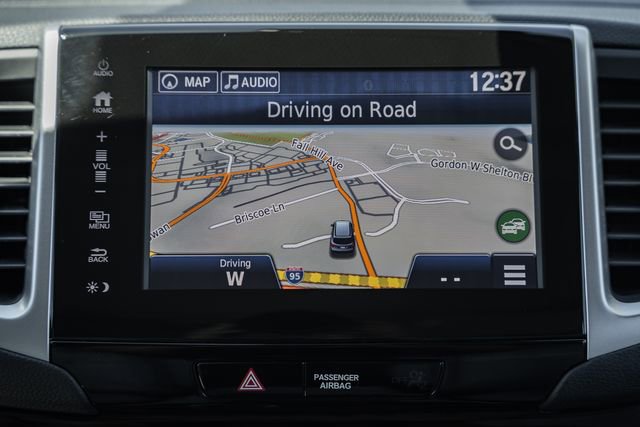 Used 2017 Honda Pilot Touring image 23