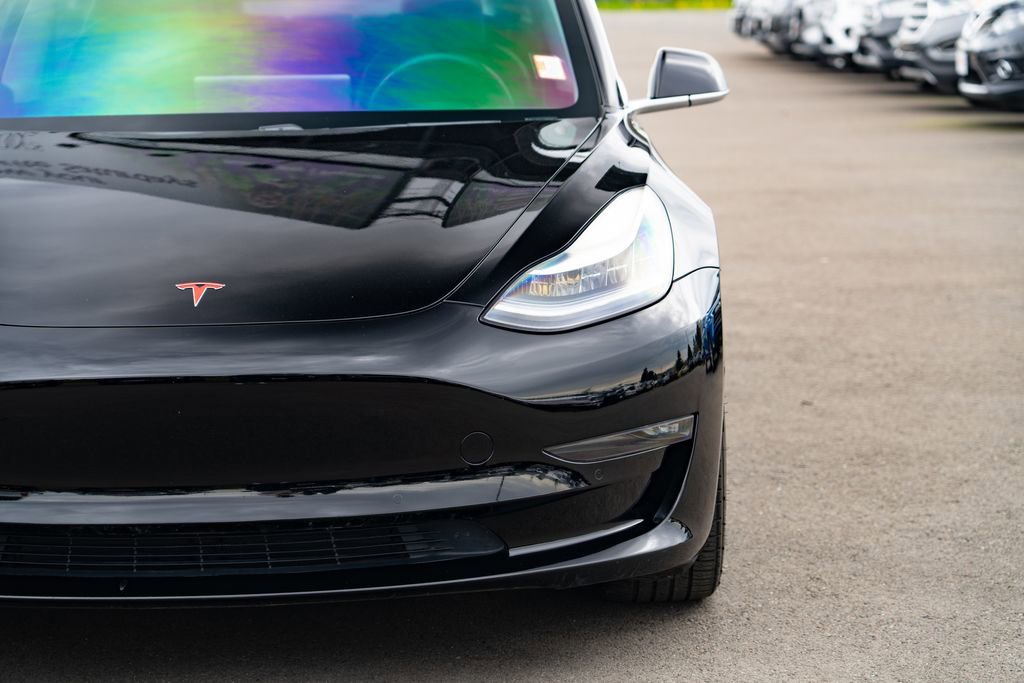 Used 2018 Tesla Model 3 Mid Range image 5