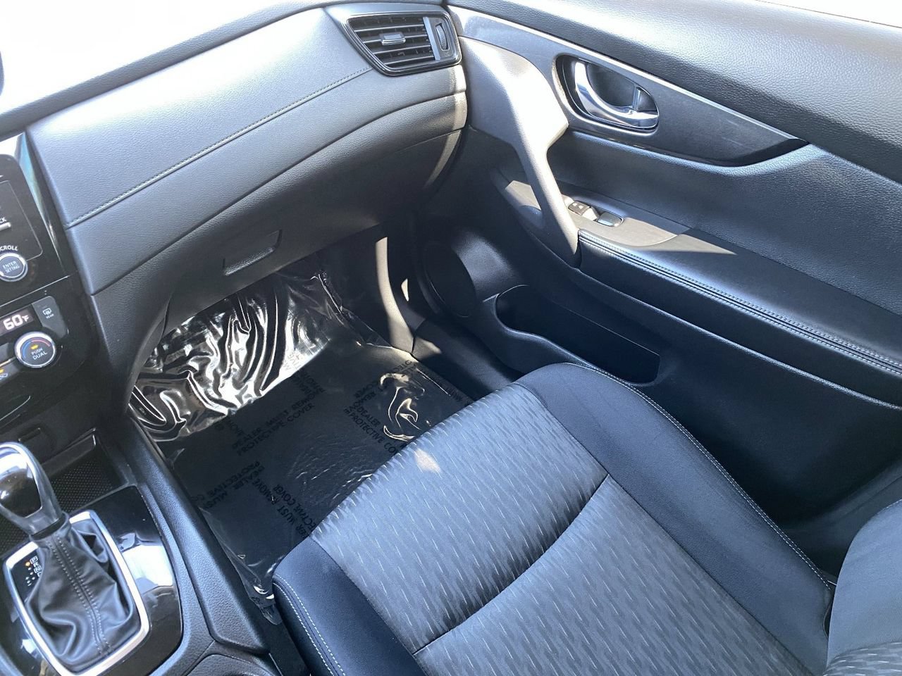 Used 2017 Nissan Rogue SV FWD image 18