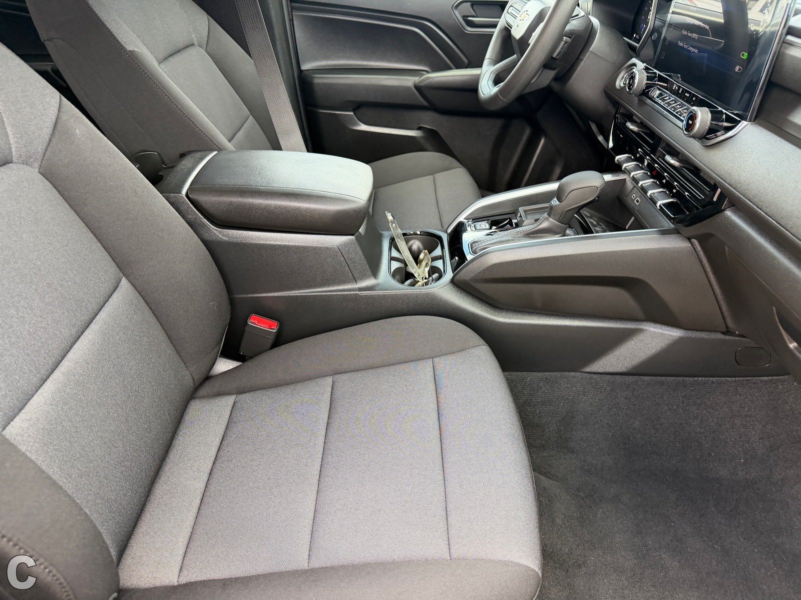 Used 2026 Chevrolet Colorado W/T RWD image 12