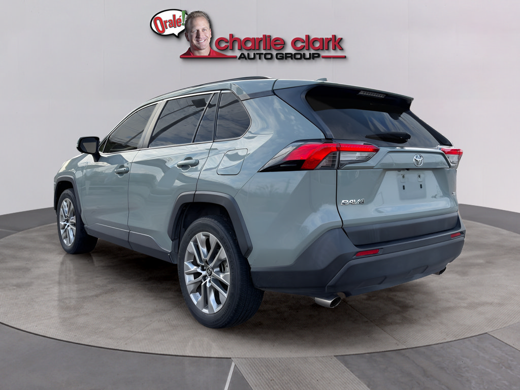 Used 2019 Toyota RAV4 XLE Premium FWD image 3