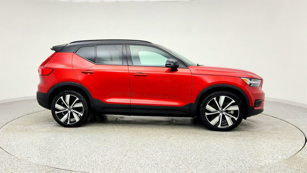 Used 2021 Volvo XC40 P8 Recharge image 4