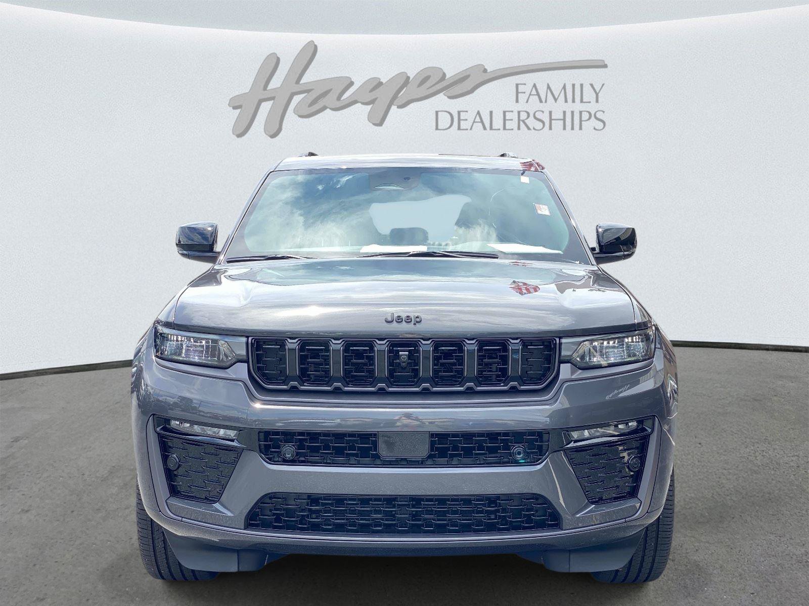 Used 2026 Jeep Grand Cherokee Limited AWD/4WD image 11