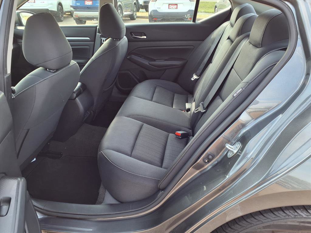 Used 2022 Nissan Altima 2.5 SV FWD image 18