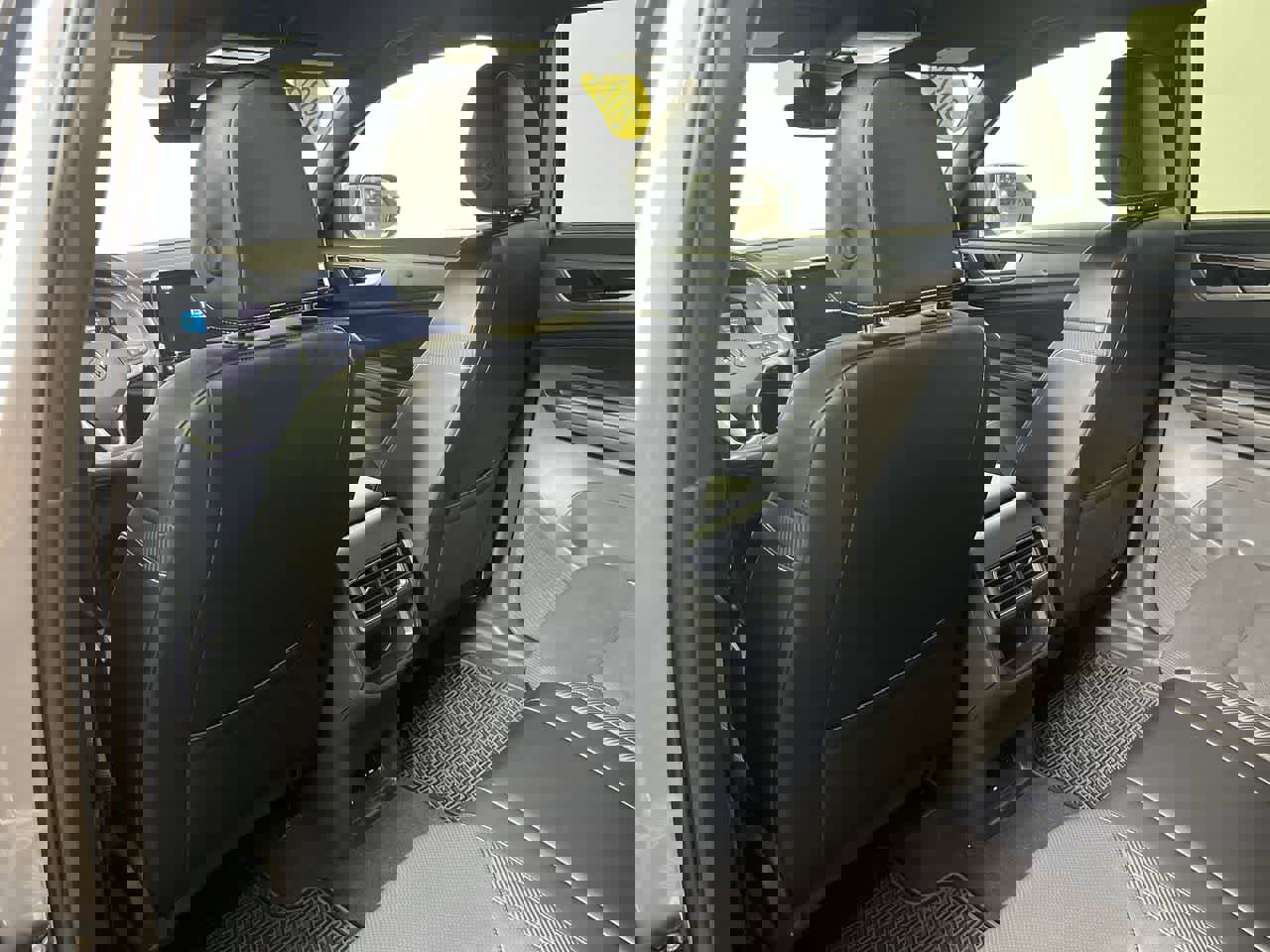 Used 2024 Volkswagen Atlas Cross Sport SE image 23