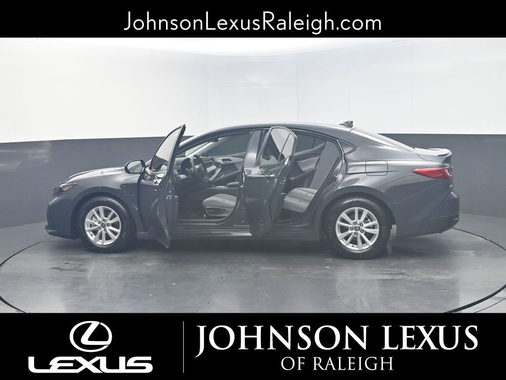 Used 2025 Toyota Camry Hybrid image 28