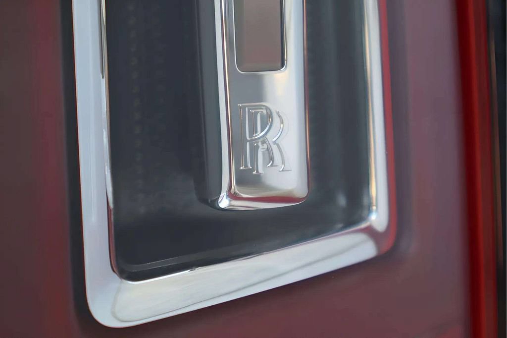 Certified 2024 Rolls-Royce Cullinan Black Badge AWD/4WD image 14