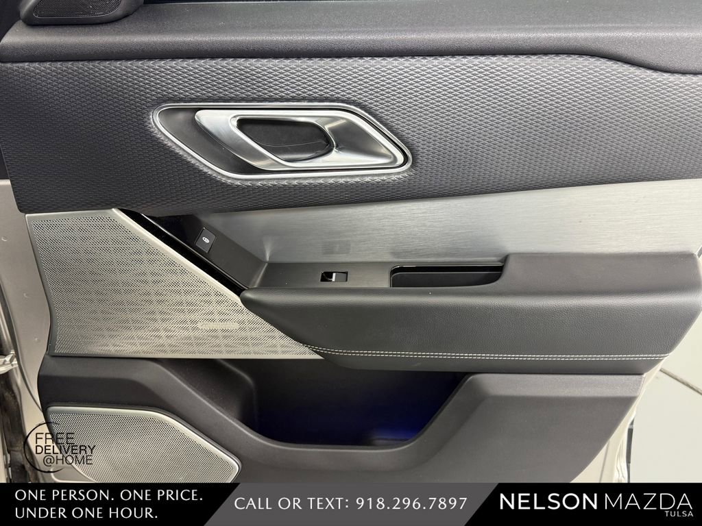 Used 2018 Land Rover Range Rover Velar R-Dynamic SE AWD/4WD image 45
