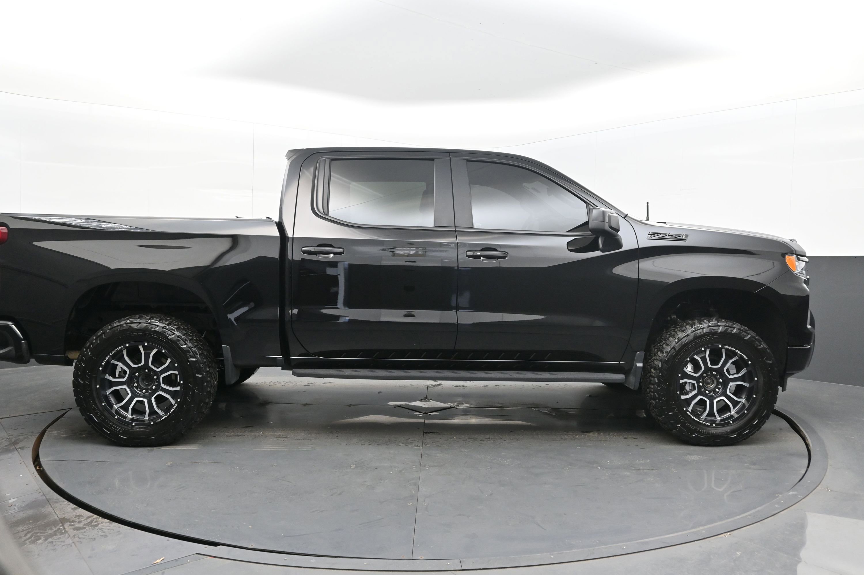 Used 2023 Chevrolet Silverado 1500 RST w/ Z71 Off-Road Package image 10