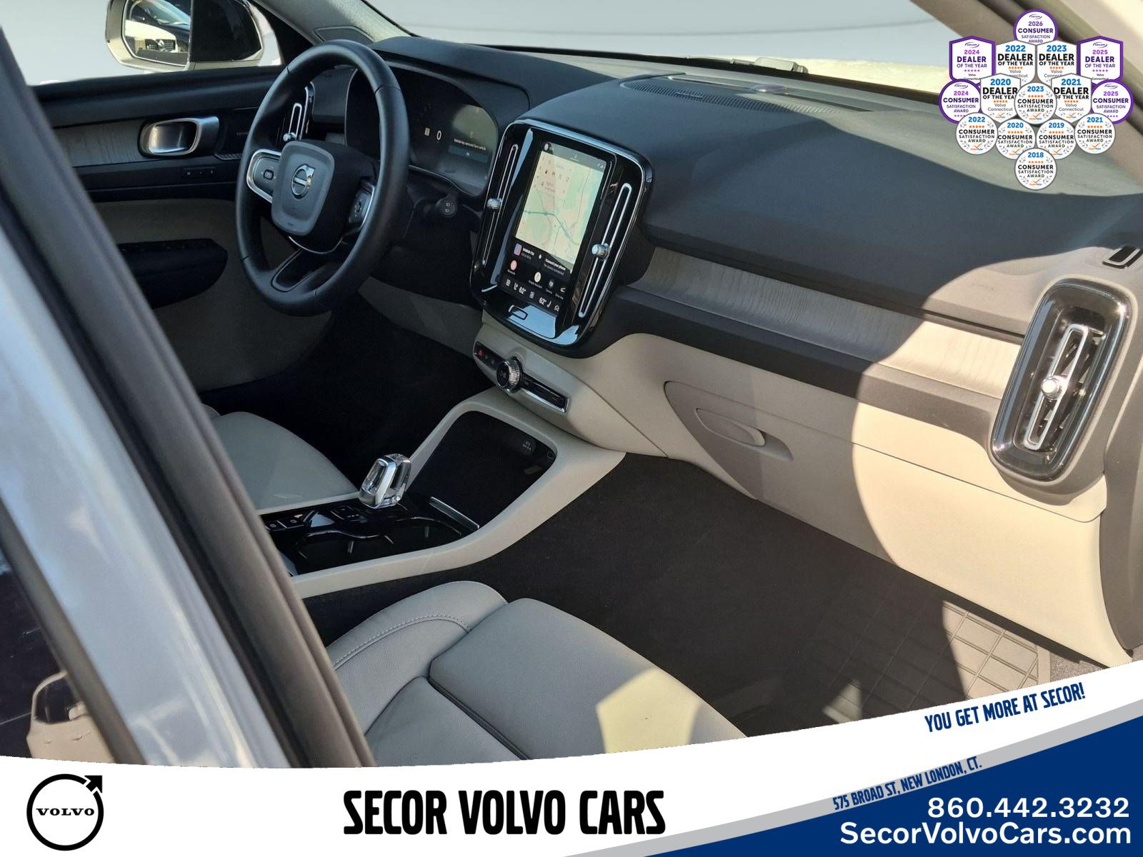 Used 2023 Volvo XC40 B5 Plus w/ Driver Assist Package AWD/4WD image 24