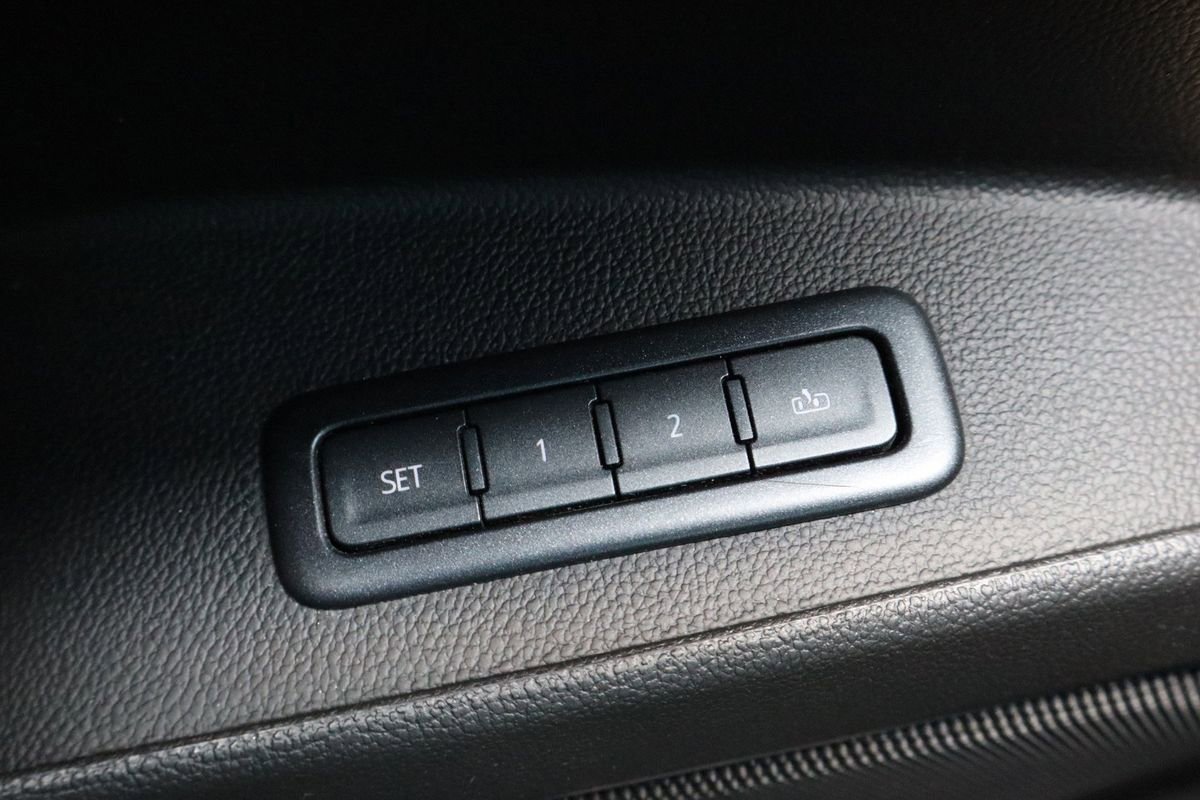 Used 2018 Chevrolet Tahoe Premier image 20