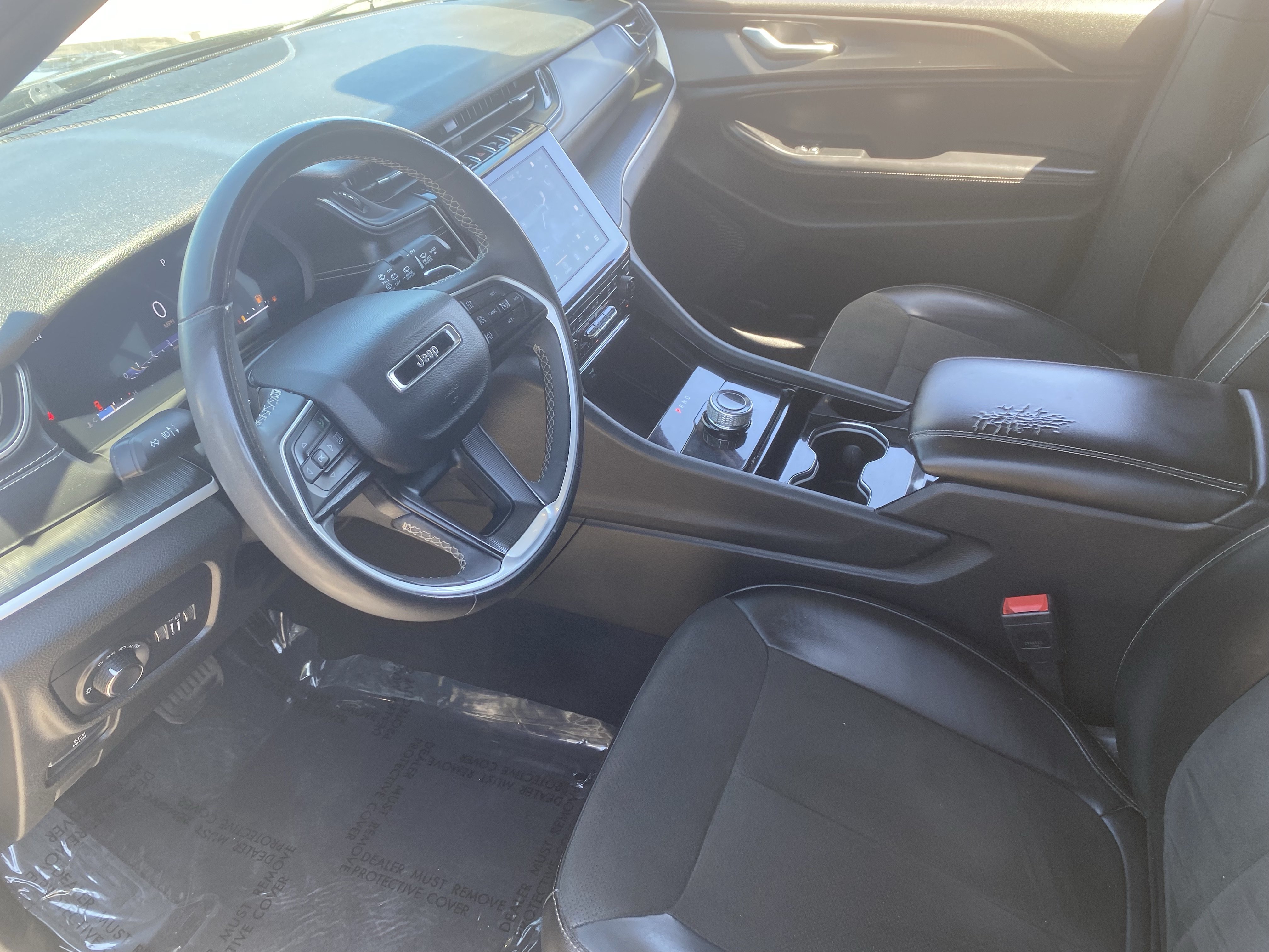 Used 2023 Jeep Grand Cherokee L Laredo AWD/4WD image 18