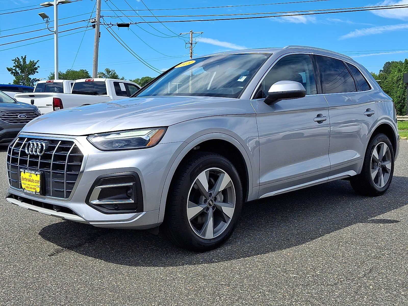 Used 2023 Audi Q5 2.0T Premium w/ Convenience Package AWD/4WD image 3