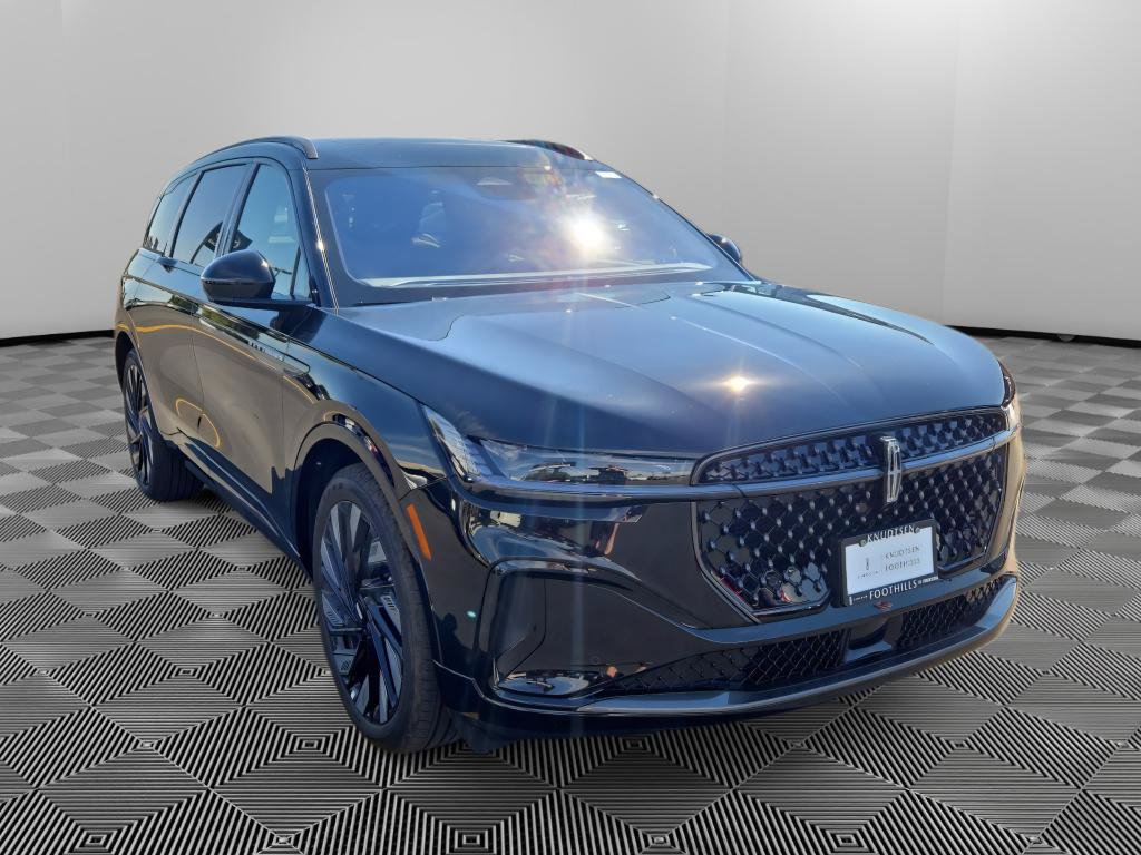 New 2026 Lincoln Nautilus Reserve w/ Jet Appearance Package AWD/4WD image 1