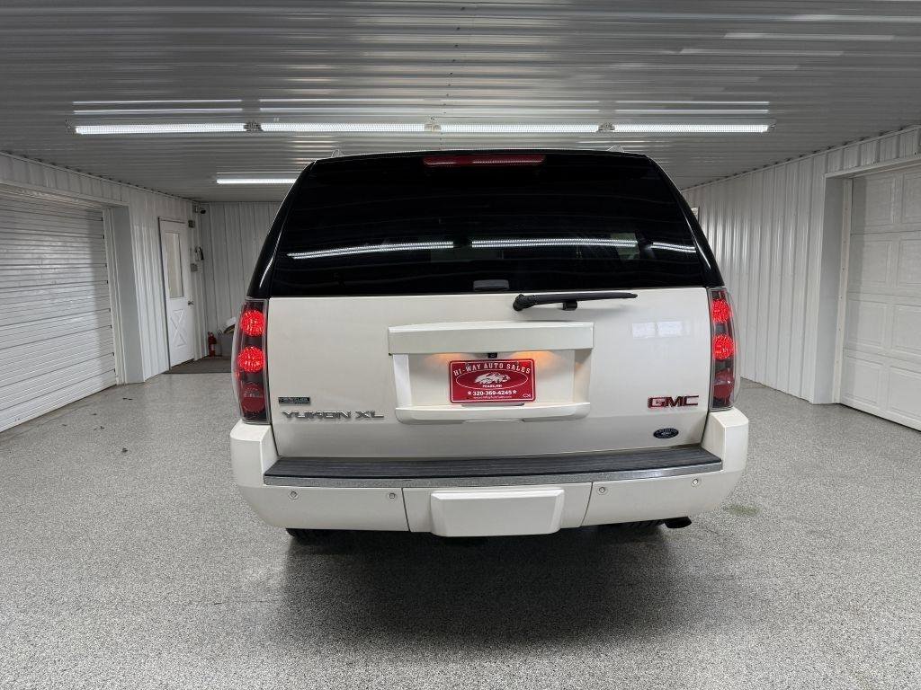 Used 2012 GMC Yukon XL Denali AWD/4WD image 5