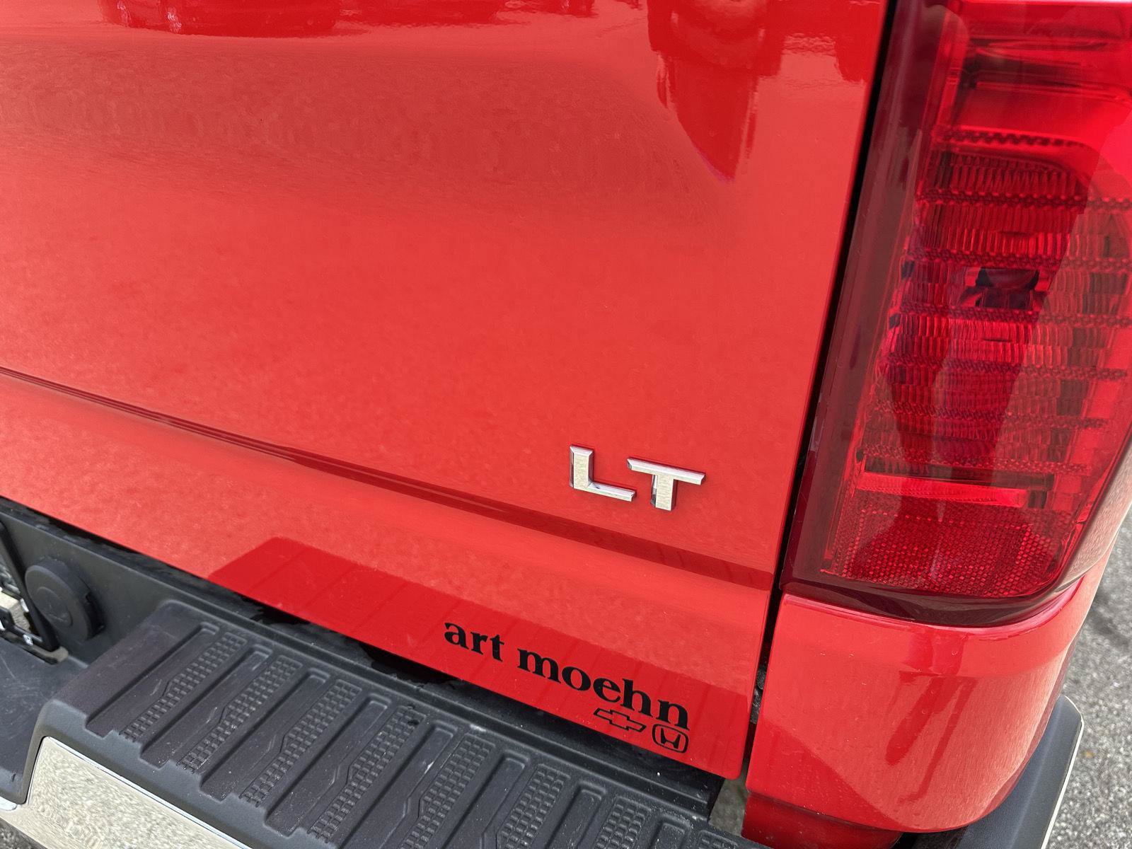 Used 2025 Chevrolet Silverado 1500 LT AWD/4WD image 8