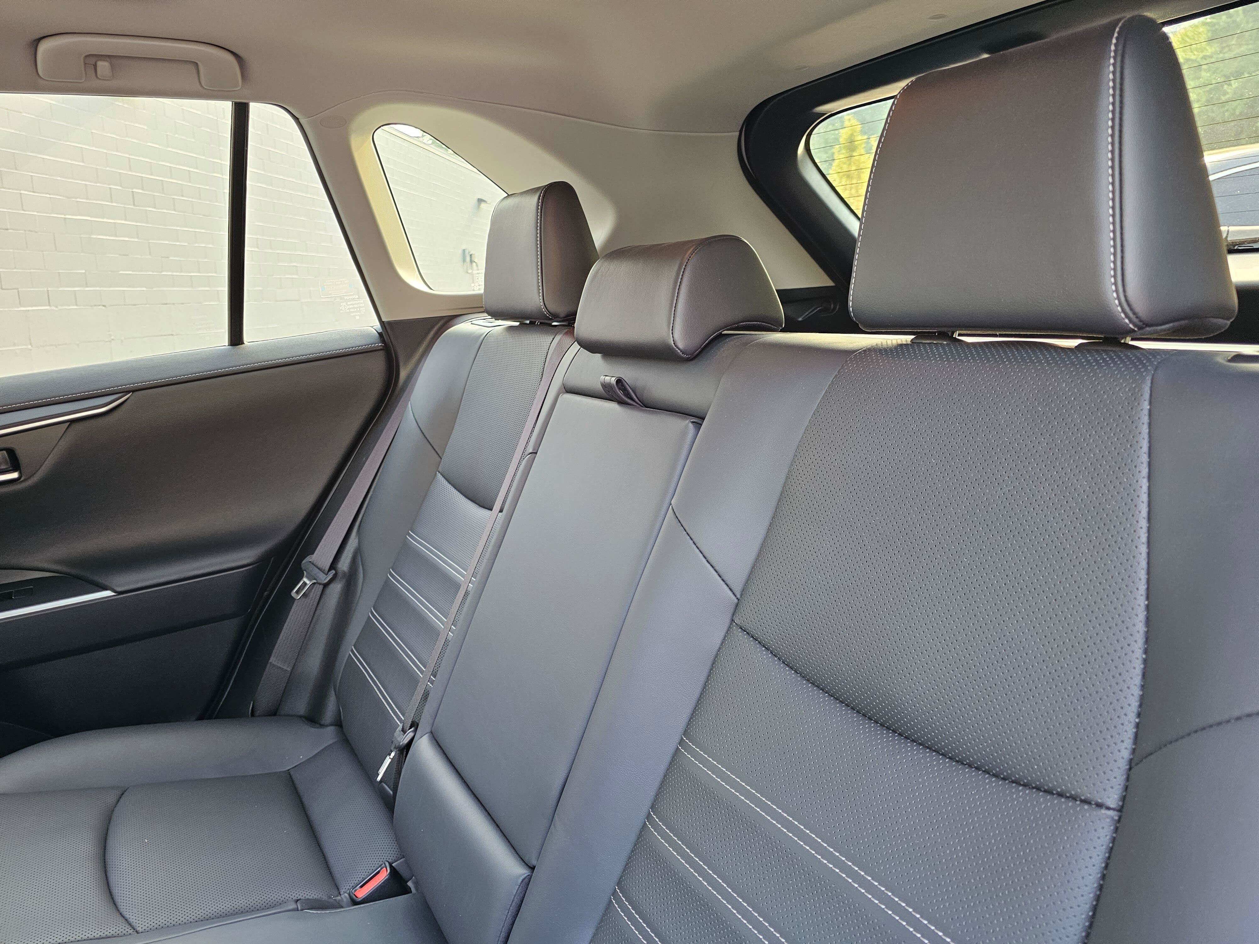 Used 2020 Toyota RAV4 Limited AWD/4WD image 21