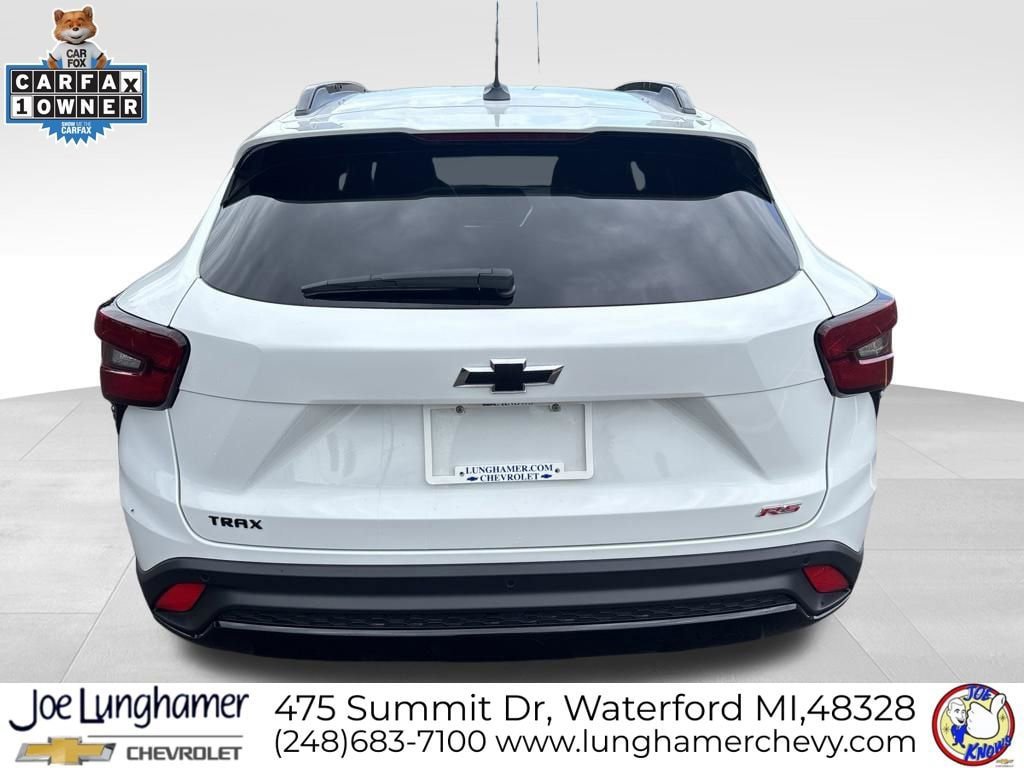 Used 2025 Chevrolet Trax RS w/ Sunroof Package FWD image 6