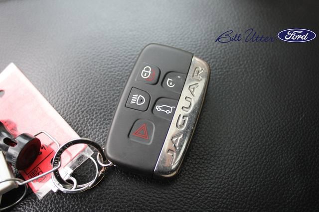 Used 2020 Jaguar F-PACE image 25