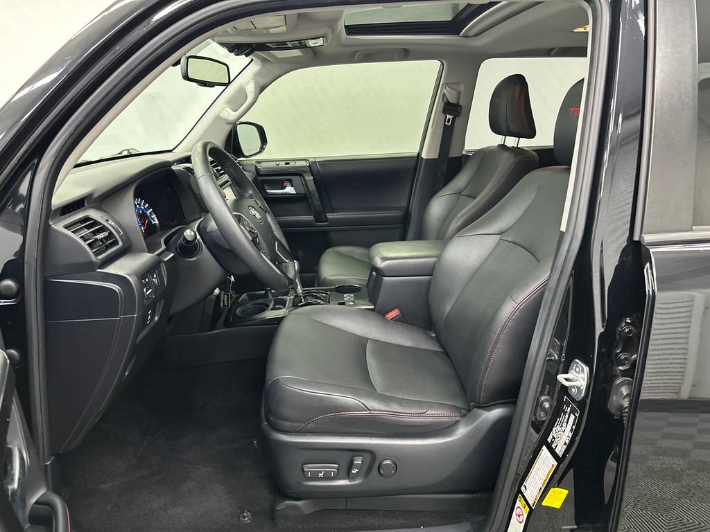 Used 2018 Toyota 4Runner TRD Off-Road Premium AWD/4WD image 9